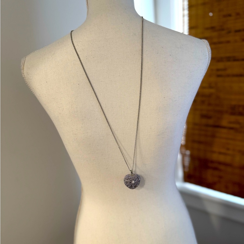 Elegant Silver Pendant Necklace - Picture 5 of 11